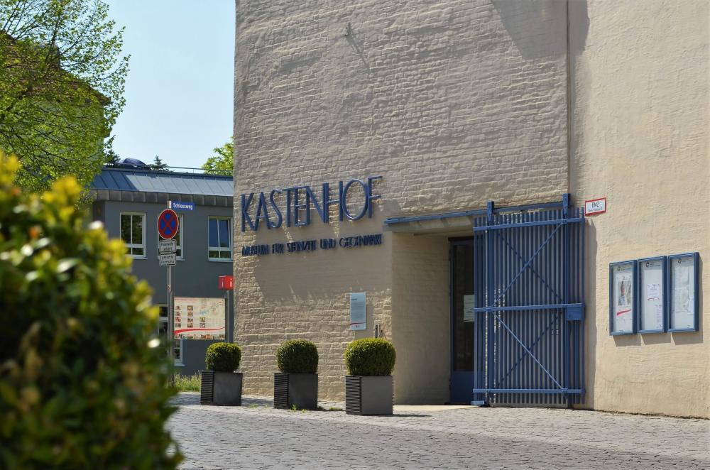 Kastenhof Landau – Das Museum für Steinzeit und Gegenwart